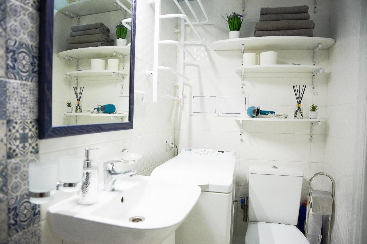 Stylish Apartments In The Center Лвив Екстериор снимка