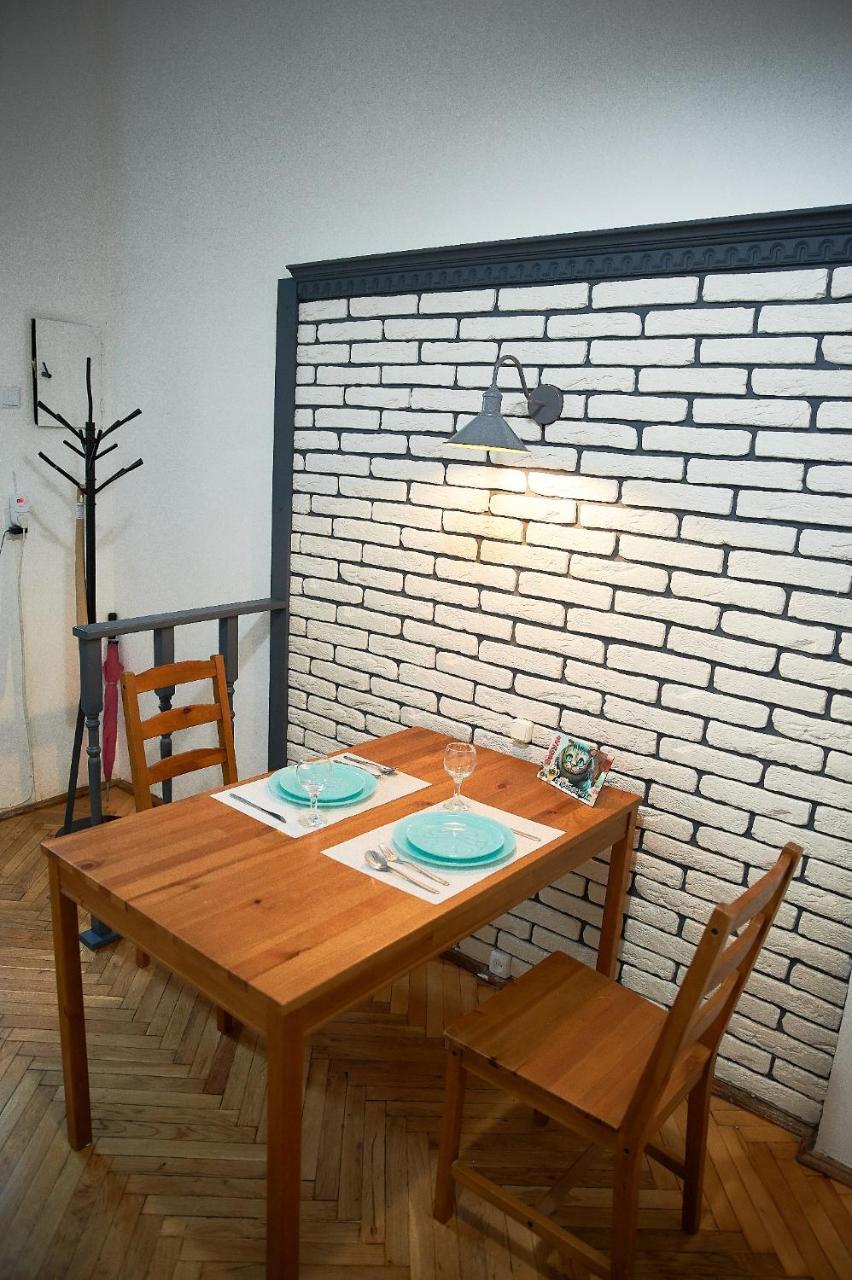 Stylish Apartments In The Center Лвив Екстериор снимка
